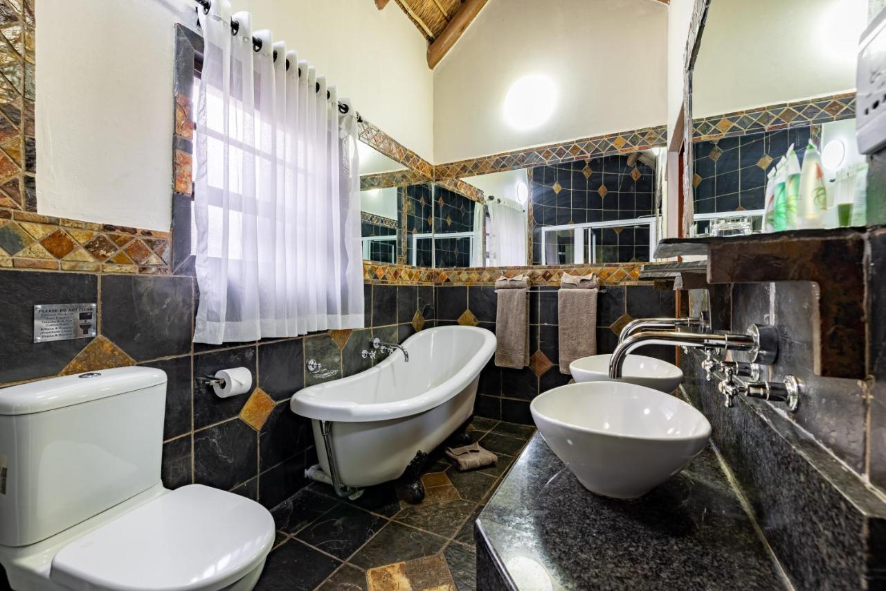 Zulu Nyala Game Lodge Hluhluwe Buitenkant foto