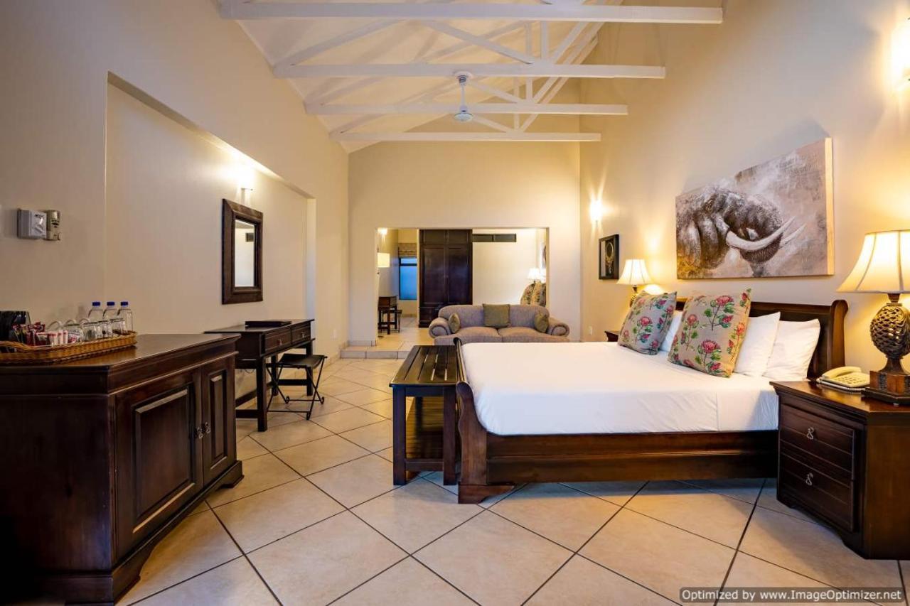 Zulu Nyala Game Lodge Hluhluwe Buitenkant foto
