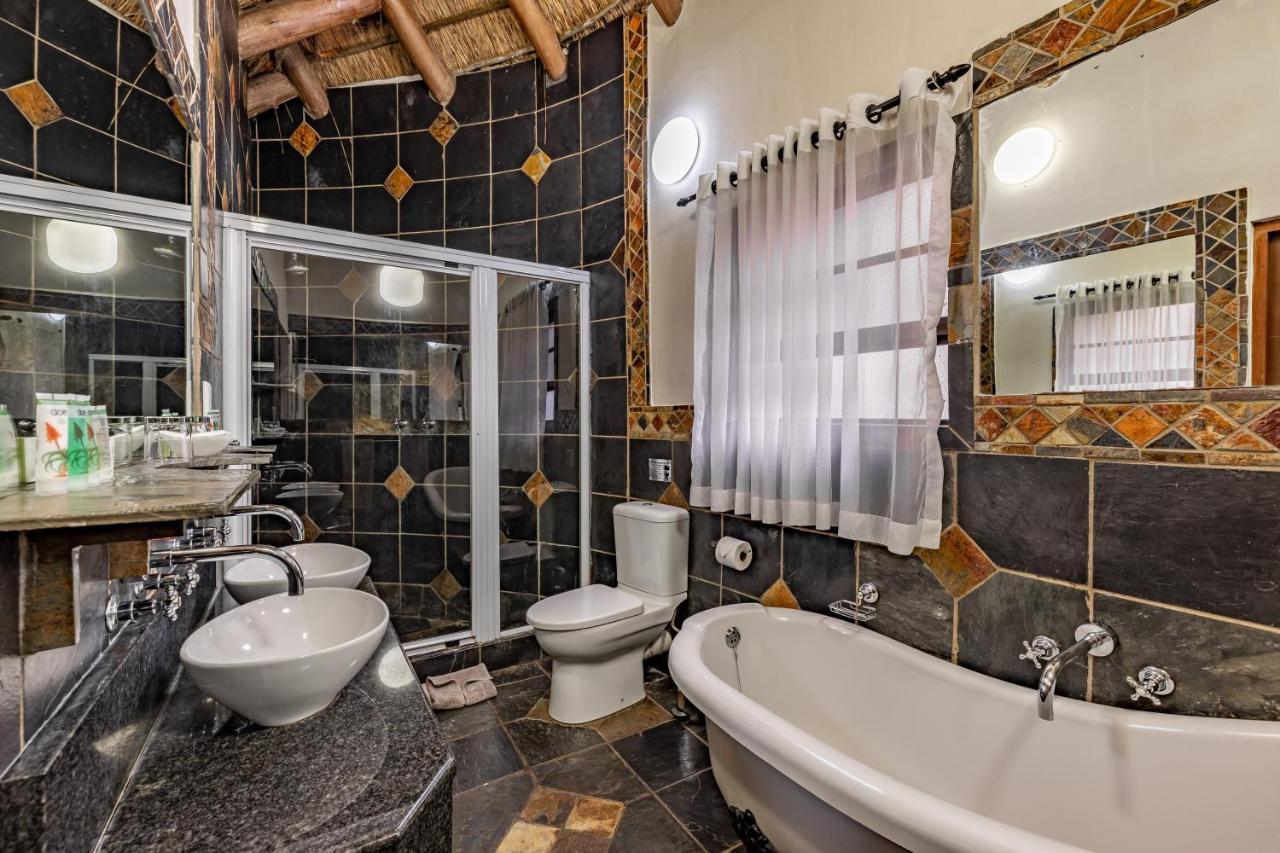Zulu Nyala Game Lodge Hluhluwe Buitenkant foto